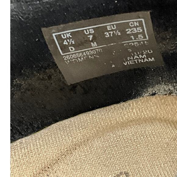 Clarks Collection Ashland Spin Black Leather Comfort Walking Loafer Women 7 - Picture 11 of 11